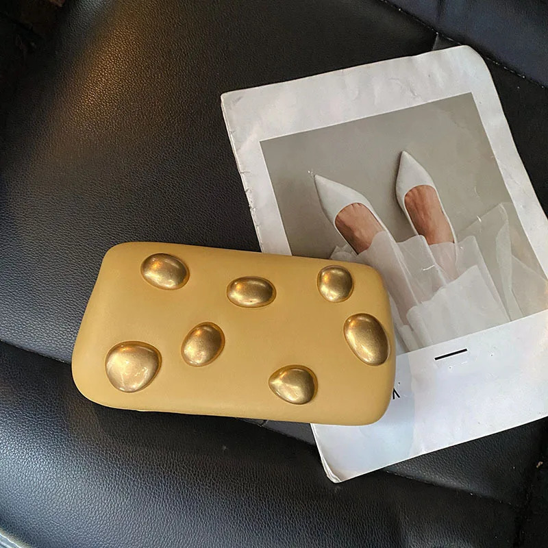 Womens Bags Trend Gold Rivet Evening Bag Elegant Exquisite Clutch Bag Ladies Shiny Handbag Wedding Party Dress Bag 251107