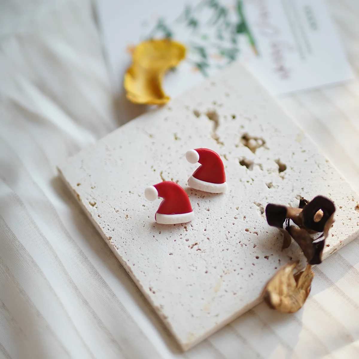 2025 Christmas Winter Holiday Santa Snowman Bell Gingerbread Multi Shapes Polymer Clay Earrings Celebration Accessories Gifts J251110