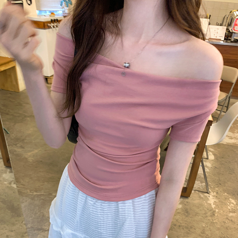 2025S Designer Women S T Shirt Design Inspired Swing Collar One Sleeved T Shirt For Women In Summer Spicy Girl Slim Fit Off Shoulder Short Top Trend