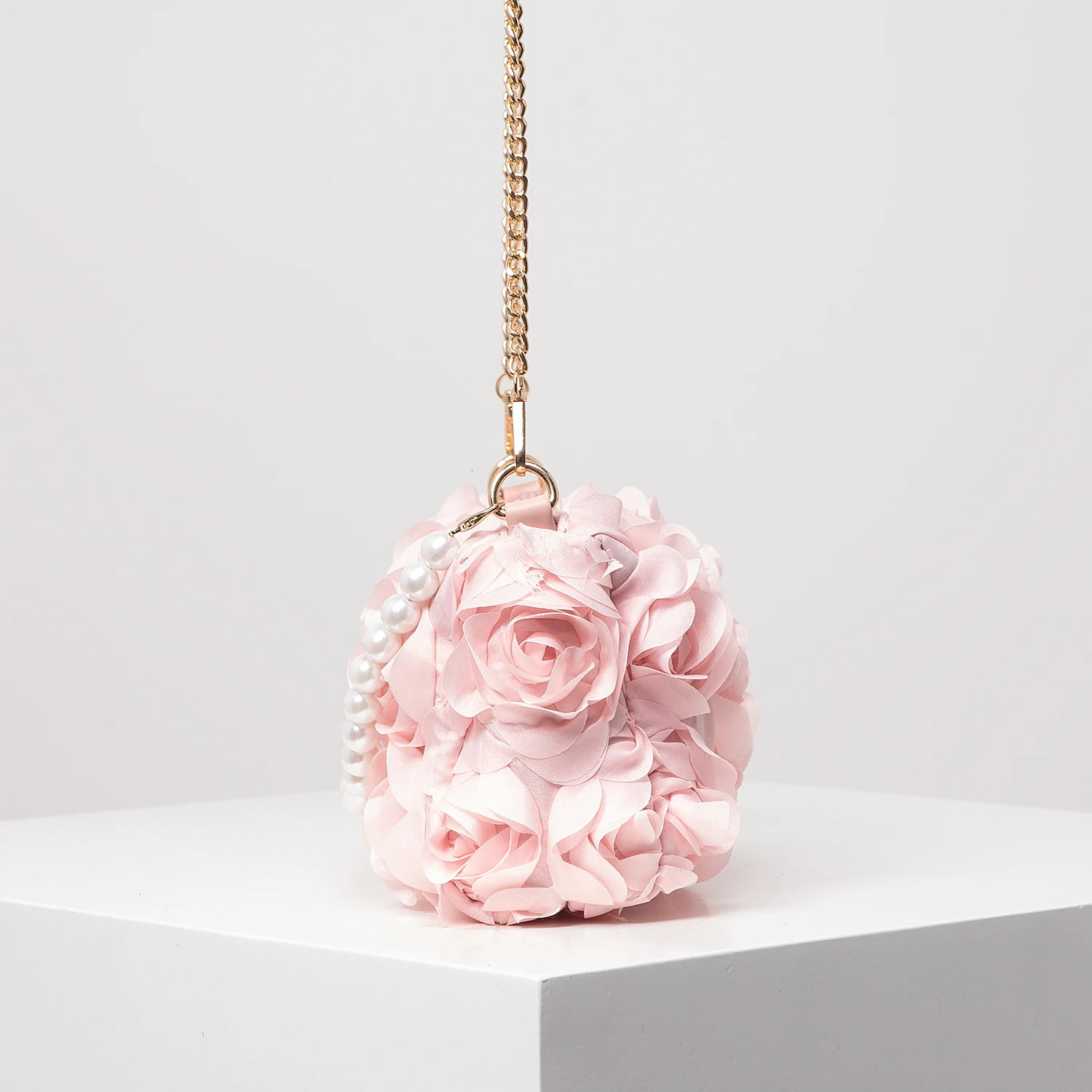 Elegant rose Flower dinner bag Faux pearl handbag metal chain crossbody bag bridal bag random pattern 250407