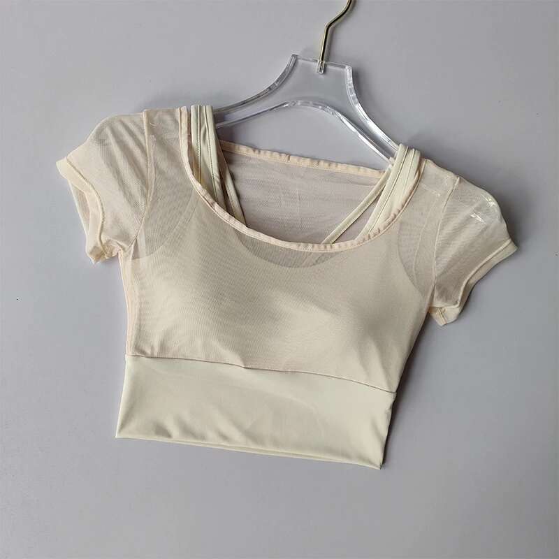 Women's Pilates Training Fiess Chest Cushion Yoga Suit Top Quick Drying High-End Feeg Sports Short Sleeved Breathable
