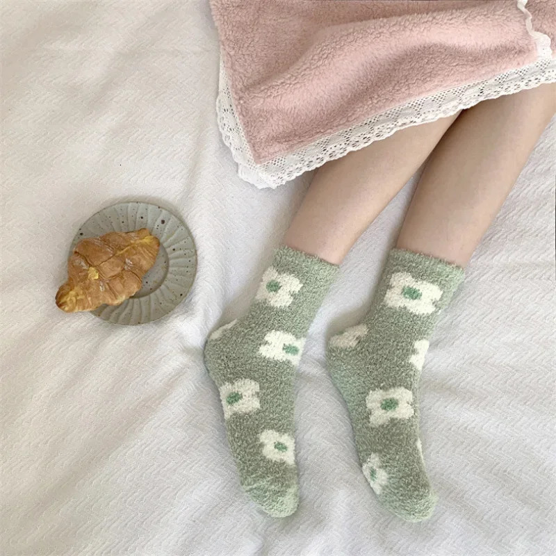 Japanese Kawaii Cute Socks Autumn Winter Thicken Warm Soft Plush Women Socks Coral Fleece Thermal Homewear Floor Sleeping Socks 251106