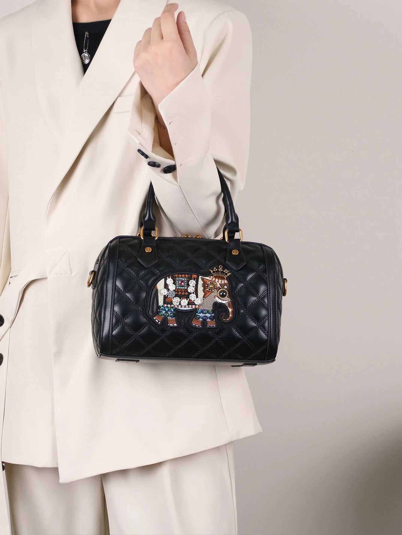 2025 fashion trend new retro heavy industry niche design elephant pattern embroidery Boston pillow bag exquisite Joker bowling r K251110