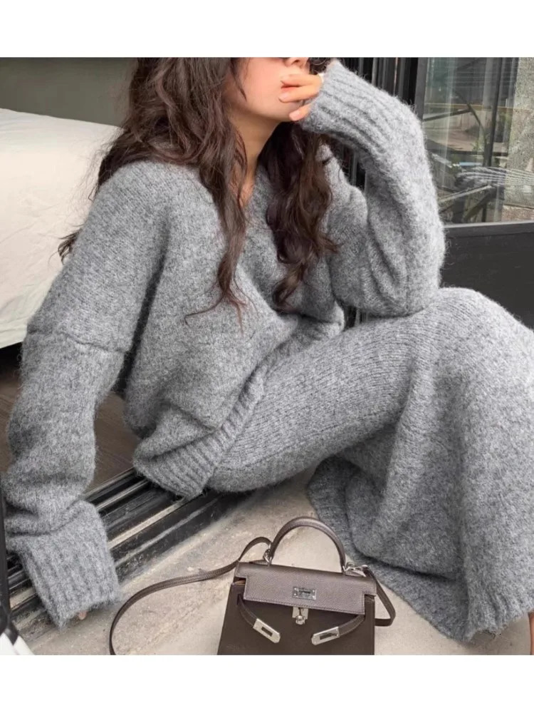 elegant 2 pieces set for woman French Commuting two piece outfit temperament home clothes Solid color Loose Homewear Vneck 251110