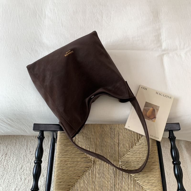 Autumn women's retro high-end wide shoulder bag, casual simple versatile crossbody bag, high-end commuting leisure bag, shopping bag, versatile w