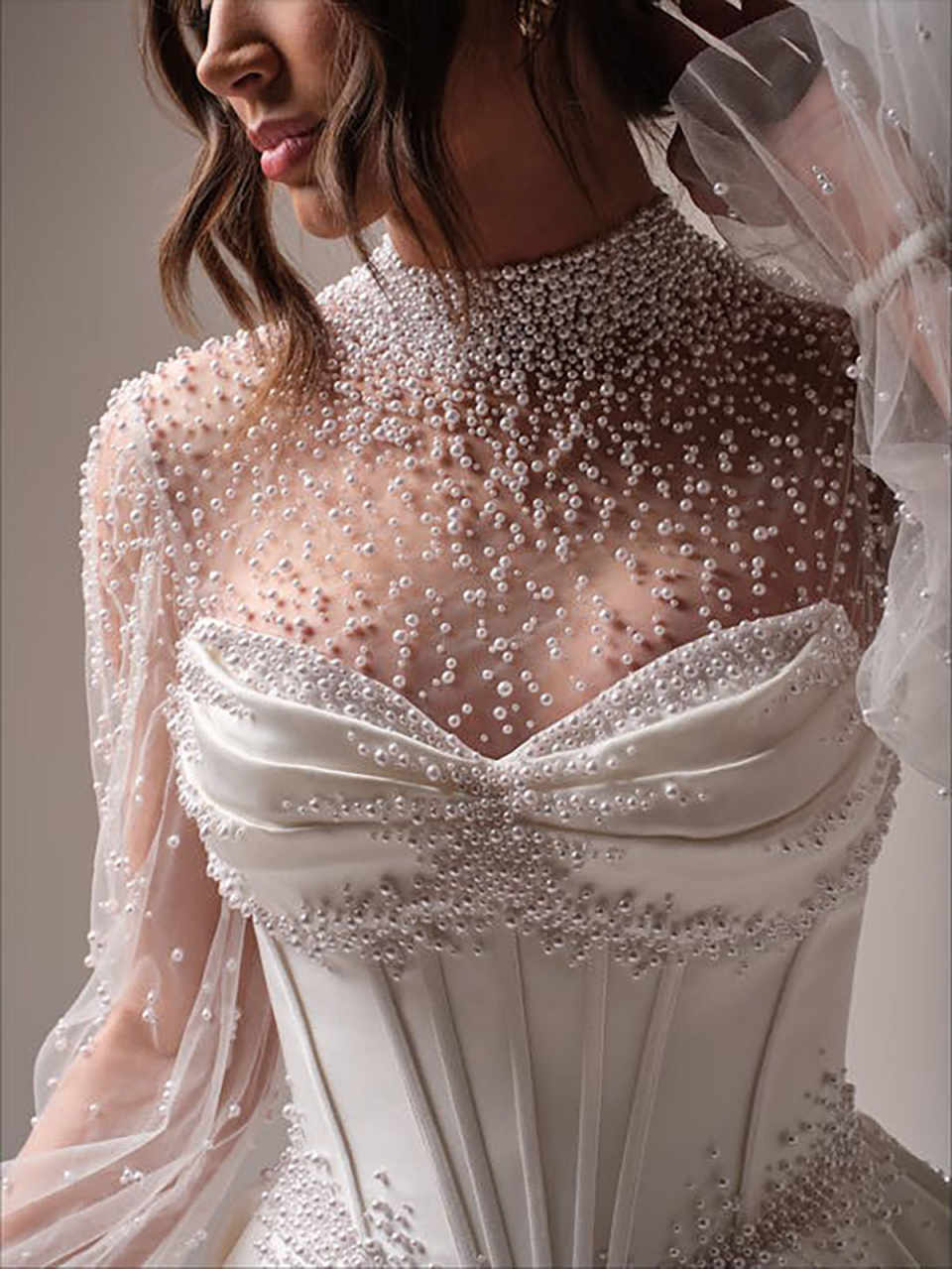 Princess Ball Gowns Bride Dress Pearls Beaded O Neck Long Sleeve Wedding Dresses Elegant Pleats Bow Sweep Train Bridal Skirt Customized