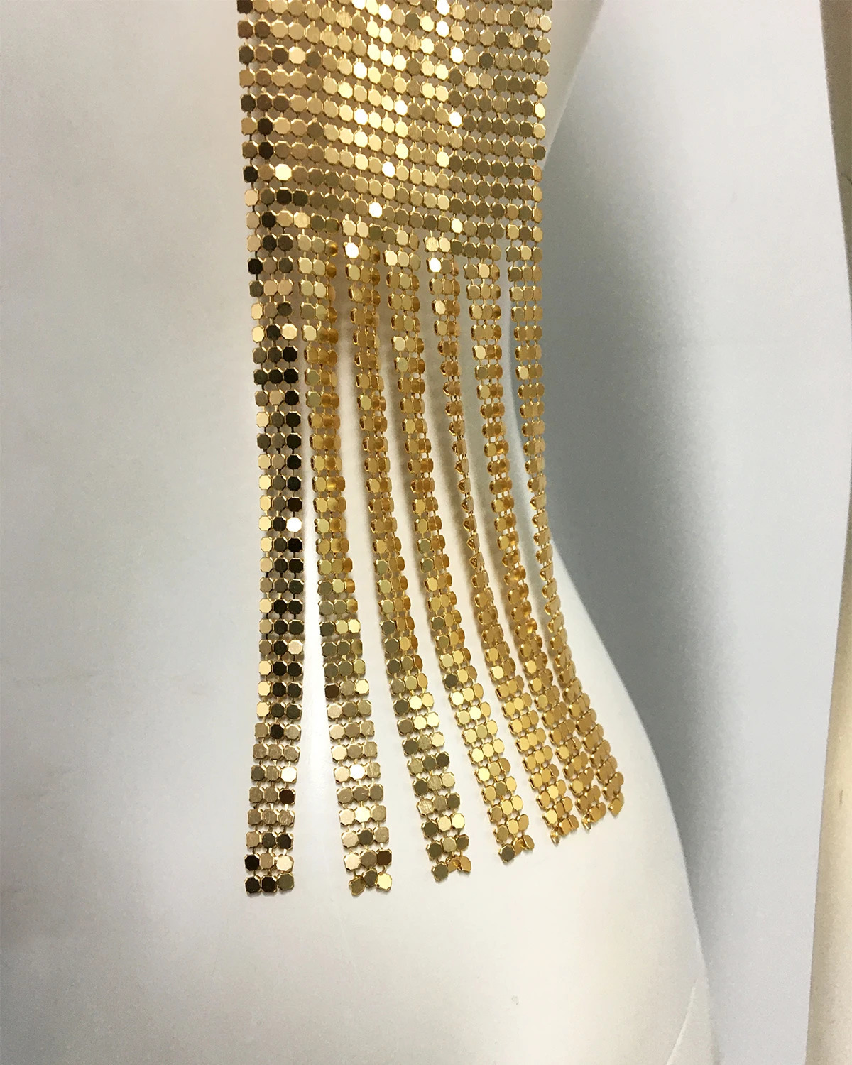 FestivalQueen Metal Sequin Tassel Neckerchief for Women Body Chain Glitter Sparkle Neck Tie Scarf Fashion Nightclub Clothing Acc 250409