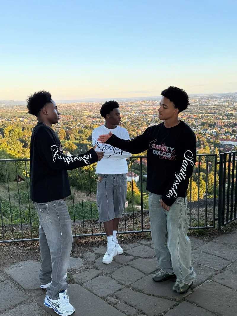 Fashion Y2K retro trend punk letter print pattern design fashionable casual men long sleeved high street gothic Harajuku loose pullover Y251110