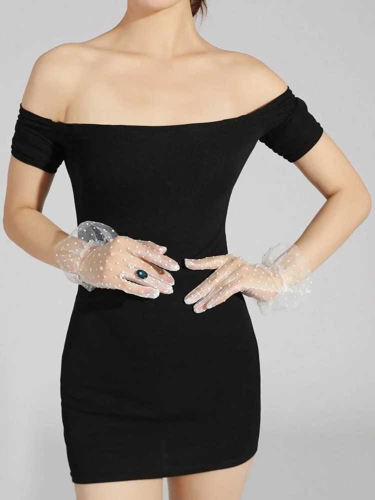 1piece white lace glove elegant transparent ladys short wedding glove L251110