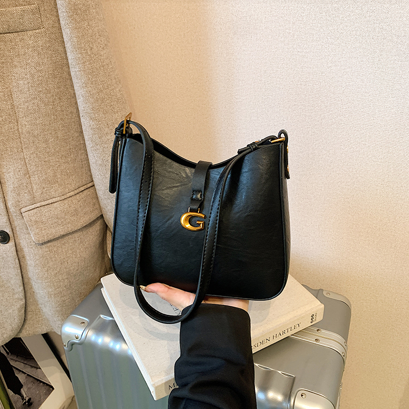 Spring new women's retro high-end wide shoulder bag, casual versatile crossbody bag, high-end commuting leisure bag, shopping bag, versatile wome