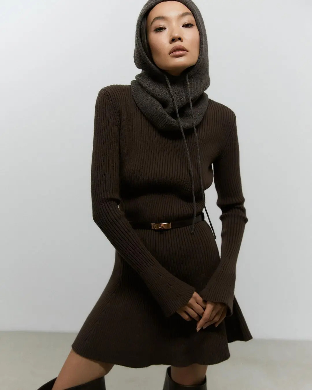 Autumn and Winter Womens Fashion Sexy Dress Temperament High Neck Long Sleeve Waist Short Solid Color Knit INS 251110