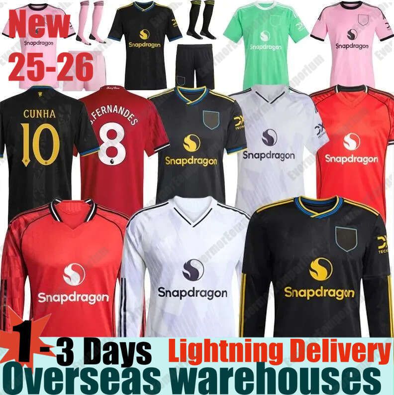 25 26 MAN CUNHA Soccer Jersey AMAD SESKO FERNANDES Unted Football Shirt MARTINEZ UNTED Player Fan MAINOO MOUNT ZIRKZEE MBEUMO Long Short Sleeve Jerseys Kids Child Kit