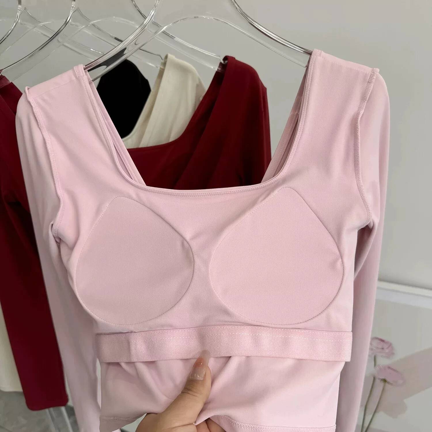 Women's Fitness Yoga Suit Back Cross Sports Top with Chest Cushion Long Sleeved T-Shirt for Running