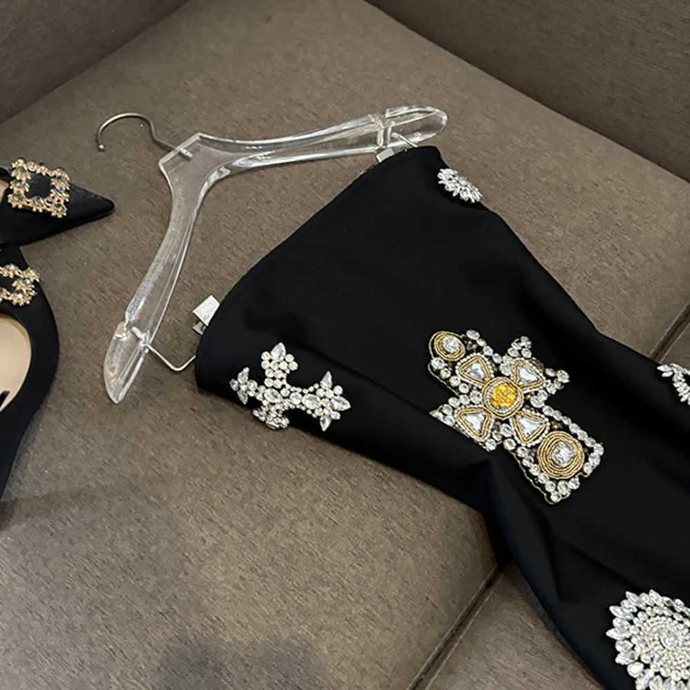 TWOTWINSTYLE Solid Spliced Diamonds Slimming Dresses For Women Strapless Sleeveless Backless Chic Dress Female Fashion KDR524979 W251110