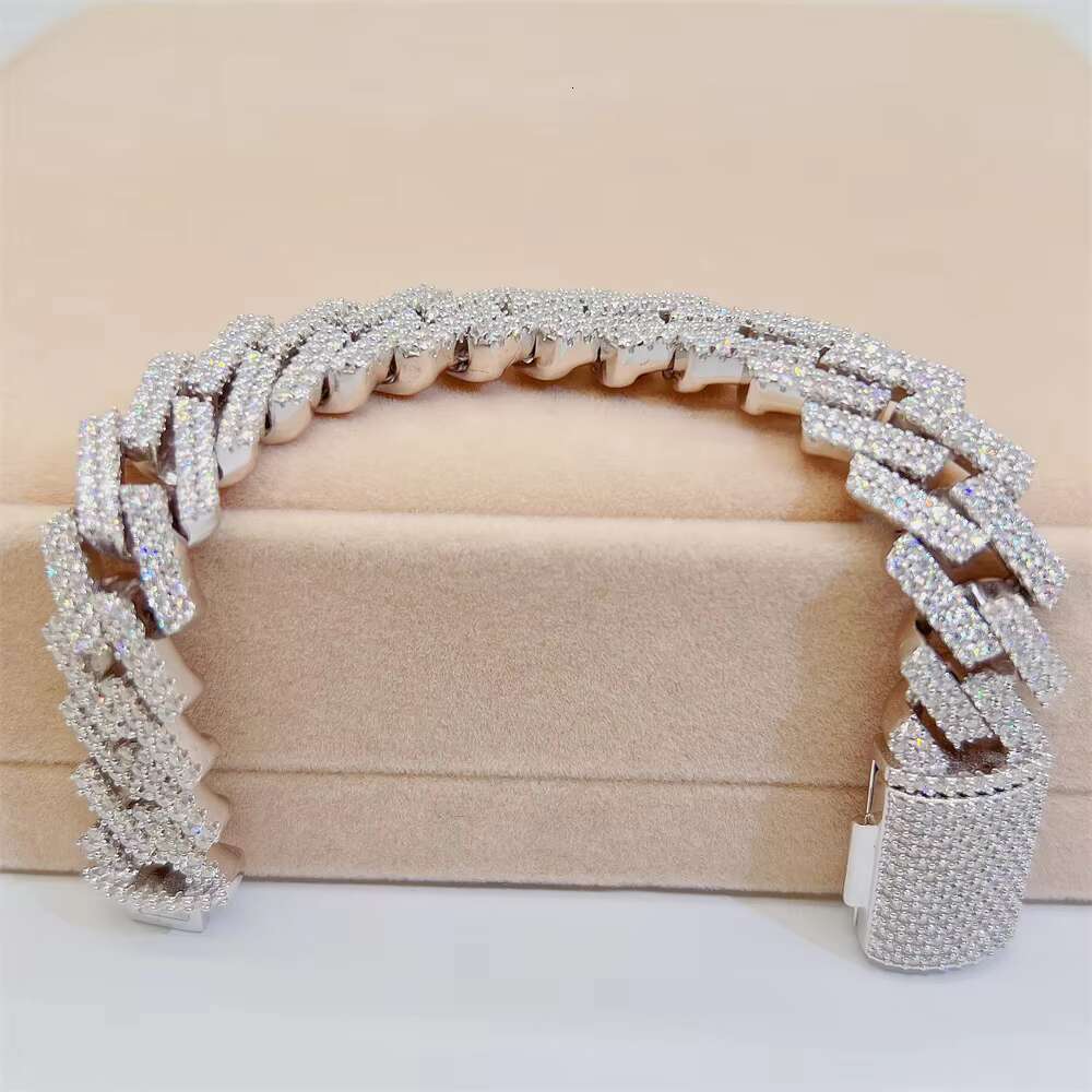 Pass Diamond Tester Fully Iced Solid Custom Lock 15MM Moissanite Custom Cuban Bracelet Chain