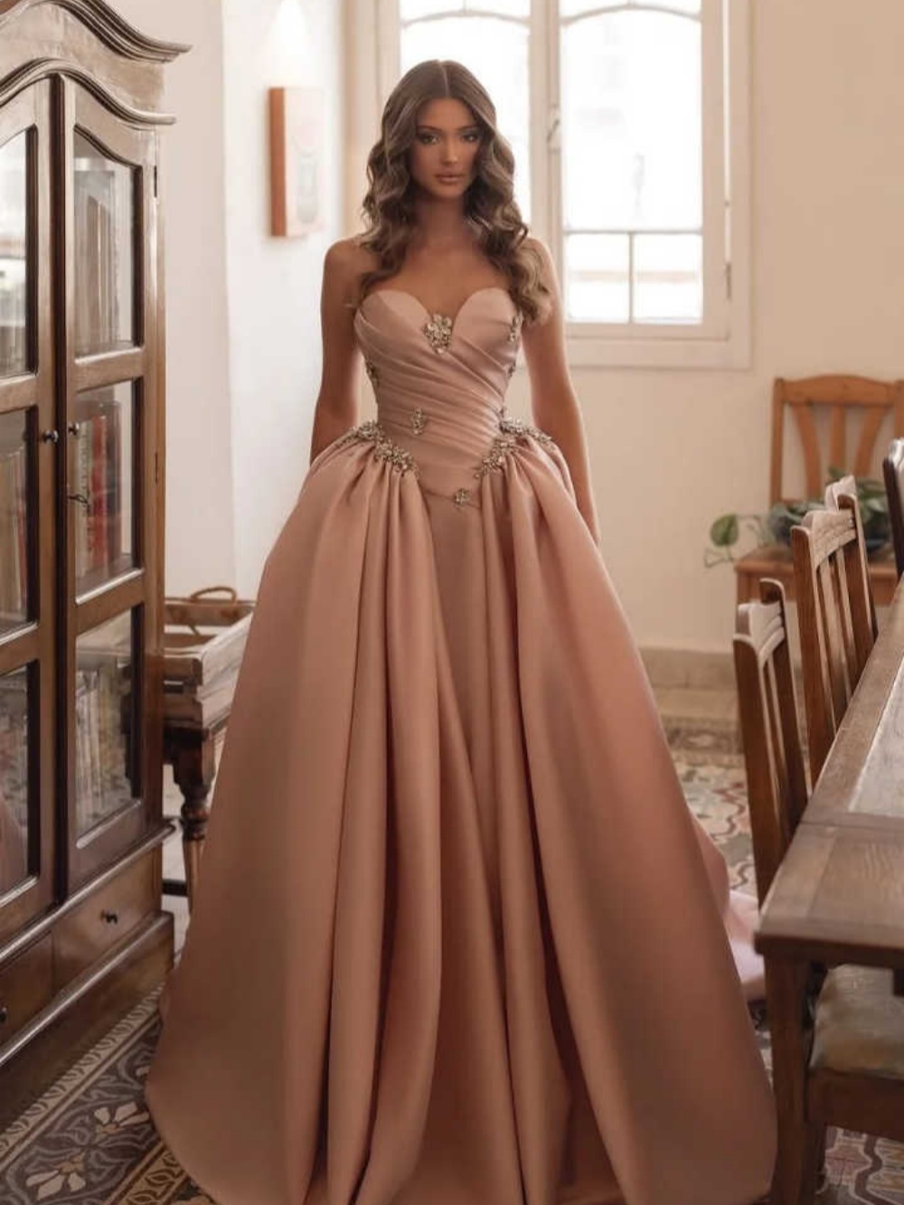 Gorgeous A Neck Evening Dress Sweetheart Neck Crystal Prom Gowns Elegant Sleeveless Sweep Train Formal Dresses Vestido De Novia