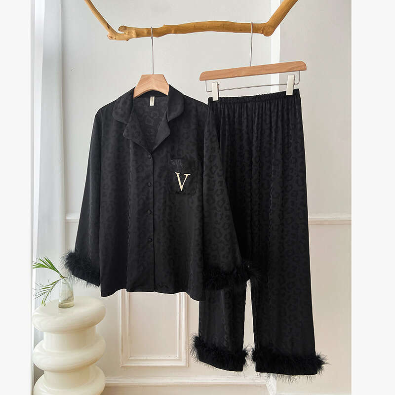 2025 Designer Pajamas Womens Sleepwear 2 Pieces Set Spring Autumn Long Sleeves Satin Silk Ladies Luxury Pyjamas Winter Homewear