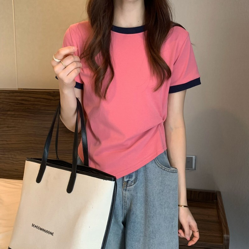 2025S Designer Women S T Shirt Short Sleeved Women S New Summer Design With Contrasting Color T Shirt Fashionable And Unique Irregular Short Student T