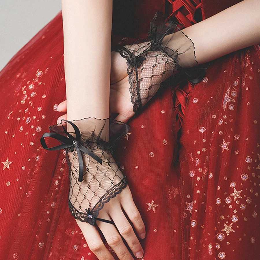 New Arrival Lace gloves Ivory Black Sexy Bride wedding accessories mariage Evening dress white gloves L251110