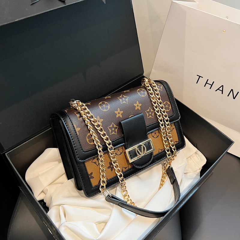 Free Shipping Elegant and Stylish New Design Print Chain Square Bag Light Luxury Versatile High Quality Shoulder Bag Crossbody bag Black Red Brown Hot