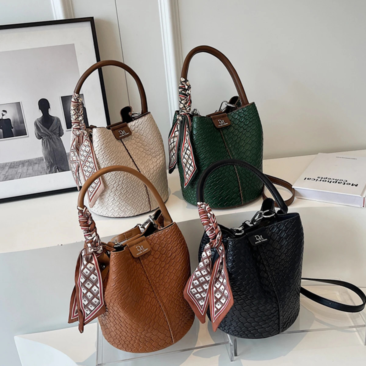 Classic Woven Texture Bucket Bag for Women Quilted PU Leather Large Capacity Magnetic Snap Crossbody Bag for Daily Commute R251110