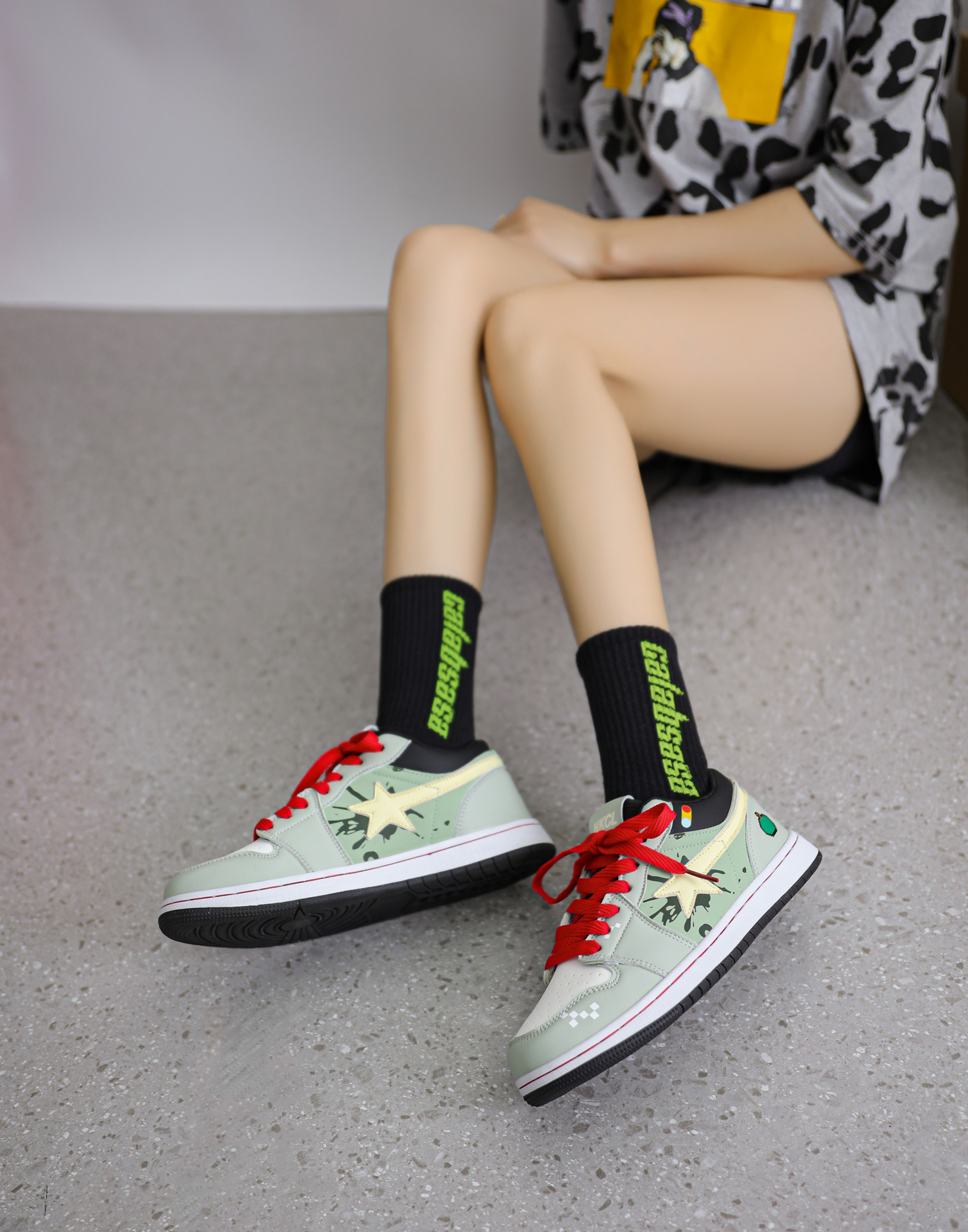 Free shipping Mens shoes autumn trend green apple color matching meteor design original casual shoes