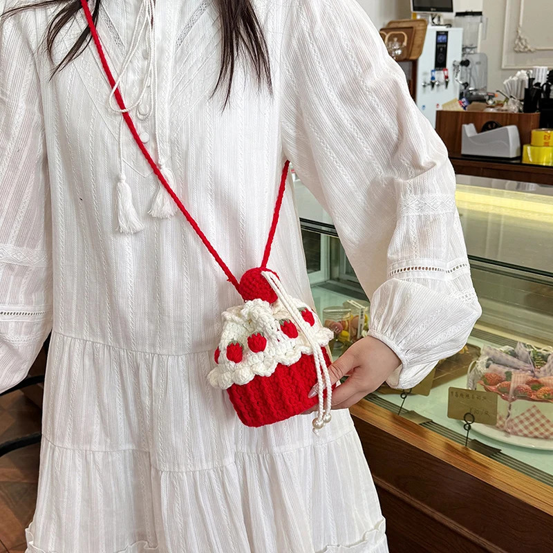 Women Strawberry Cake Knitted Shoulder Bag Cute Crochet Tote Bag Creative Mini Handbag Handwoven Beach Bag Woven Hobo Bag R251110