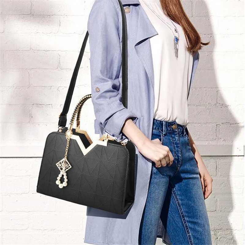 Luxury Design Handbag Women PU Leather Fashion Brand Crossbody Bags Large Capacity Shoulder Messenger Bag Travel Shopping Totes K251110
