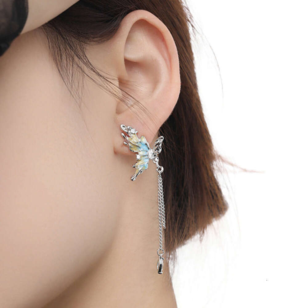High-End Gradient Butterfly Niche Design 2025 New Stud Original Temperament Cool Style Earrings for Women
