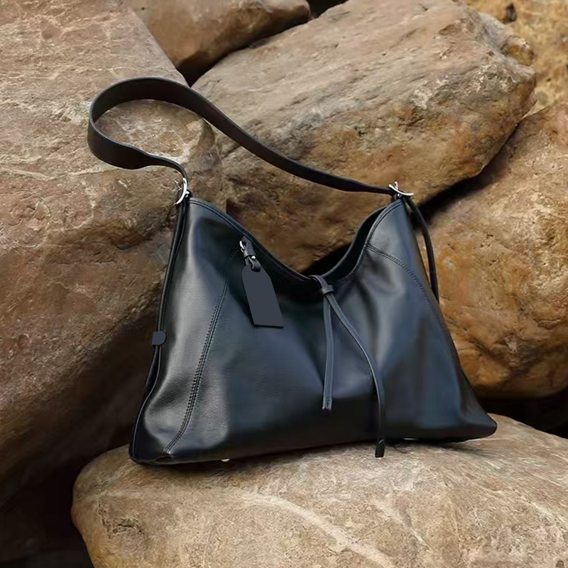 Leather texture commuting winter new handbag women's handbag light luxury large capacity handbag designer women's shoulder bag