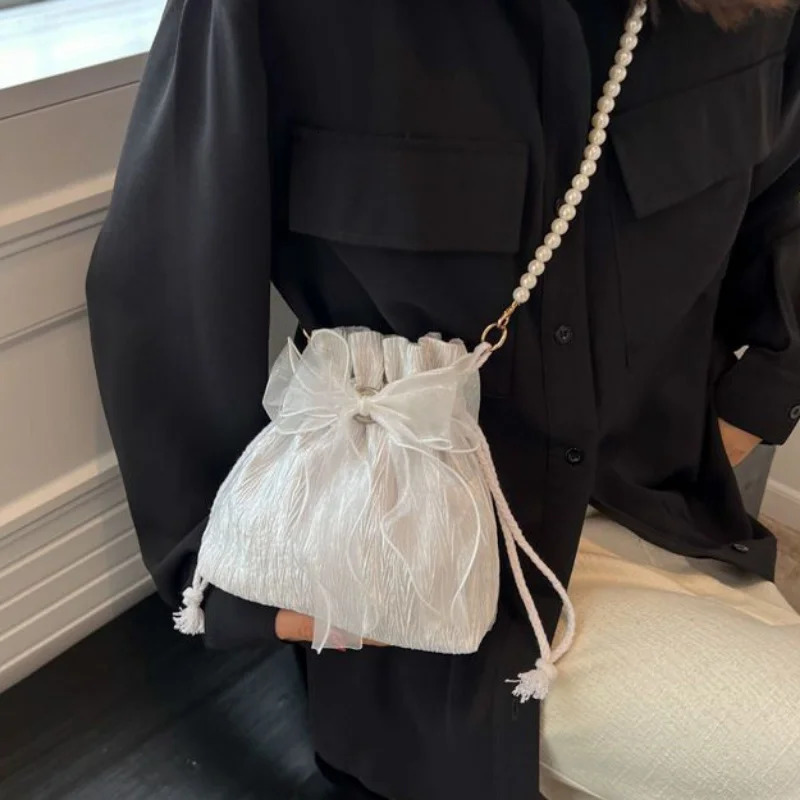 Chic Bowknot Canvas Crossbody Bag with Faux Pearl Chain - Versatile Stylish Bucket Shoulder Purse for Women 250407
