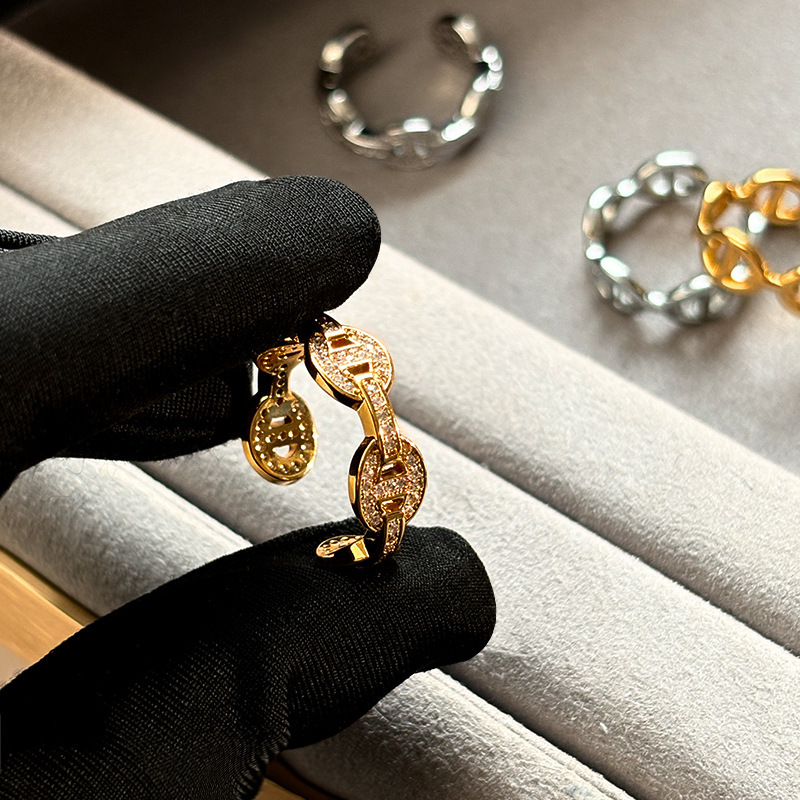 Gold Fashion Ring And Silver Pig Nose Full Diamond Open Index Finger Ring For Women Light Luxury Niche Design High-end Designer Ring Feel Ring 2025 Ne