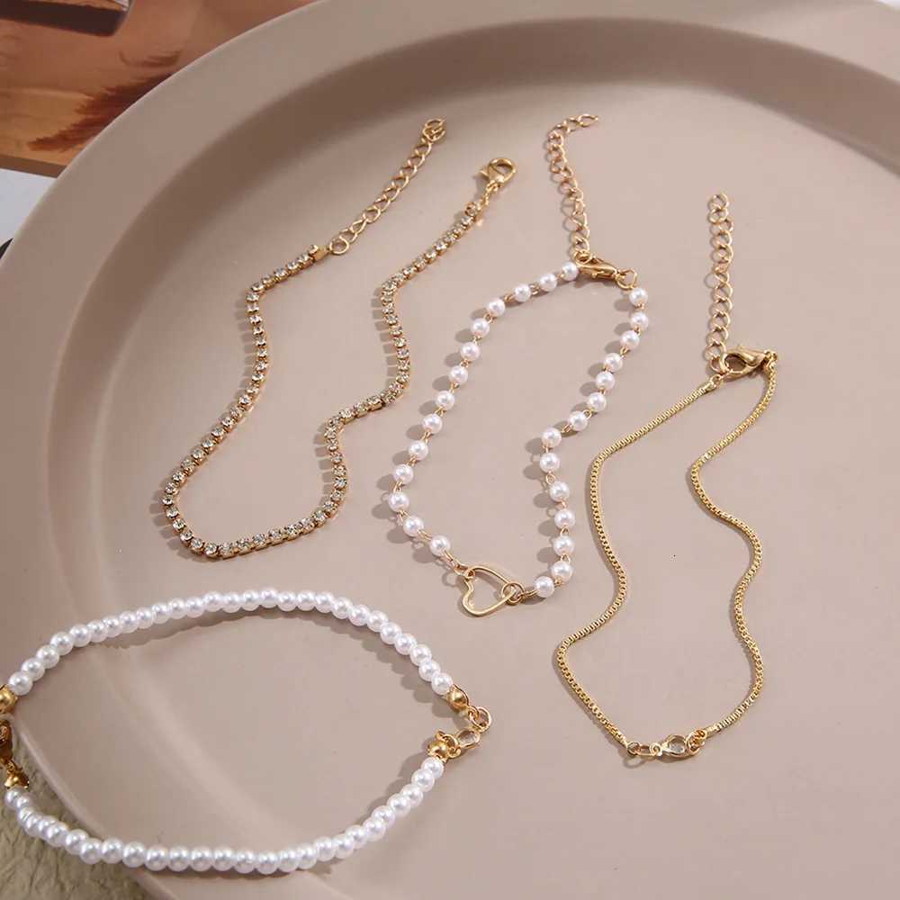 Vintage Crystal Rhinestones Gold Color Metal Heart Bracelet Set for Women Faux Pearl Hollow Heart Bracelet Gift Daily JewelryT251110