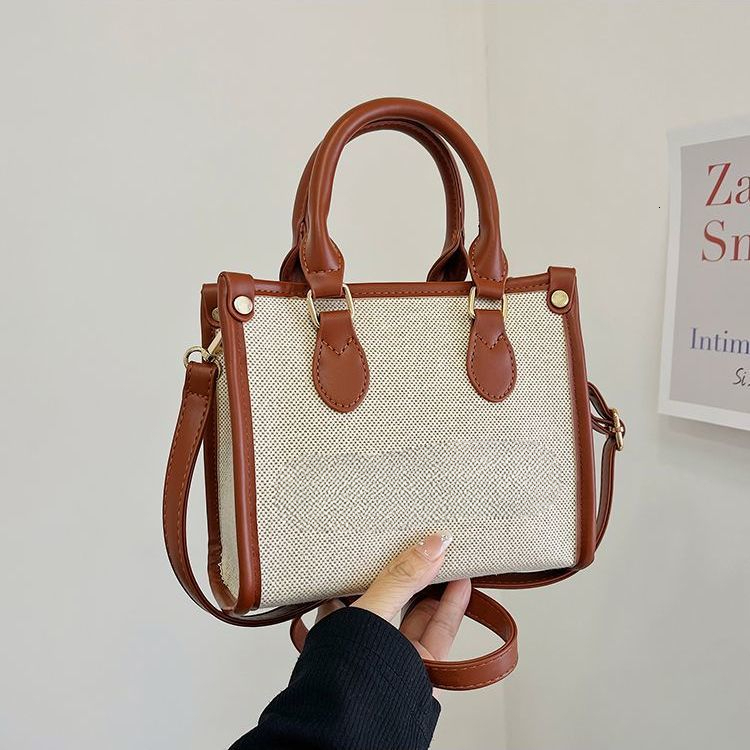 Large capacity women's light luxury handbag commuting casual crossbody bag versatile winter designer crossbody bag