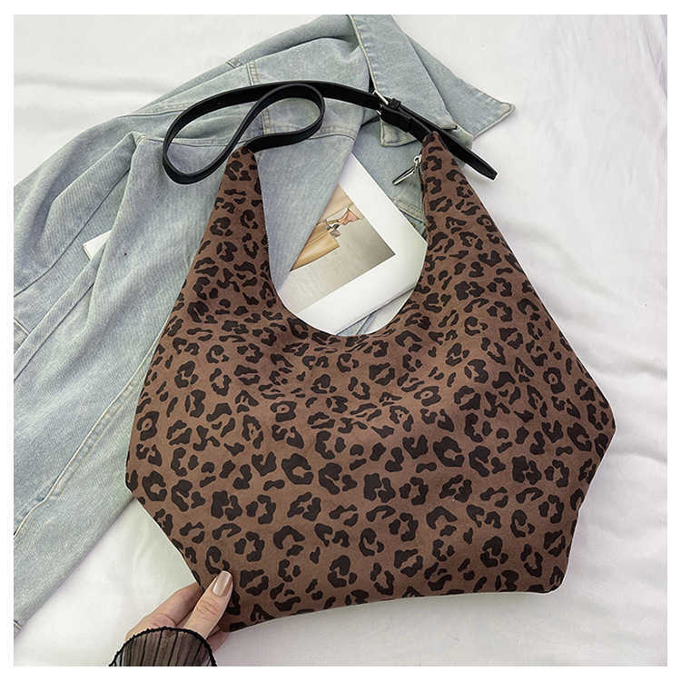 Autumn and Winter Leopard Print Bag Women's Bag New Fashion Large Capacity Artistic Tote Bag College Student Class Bag