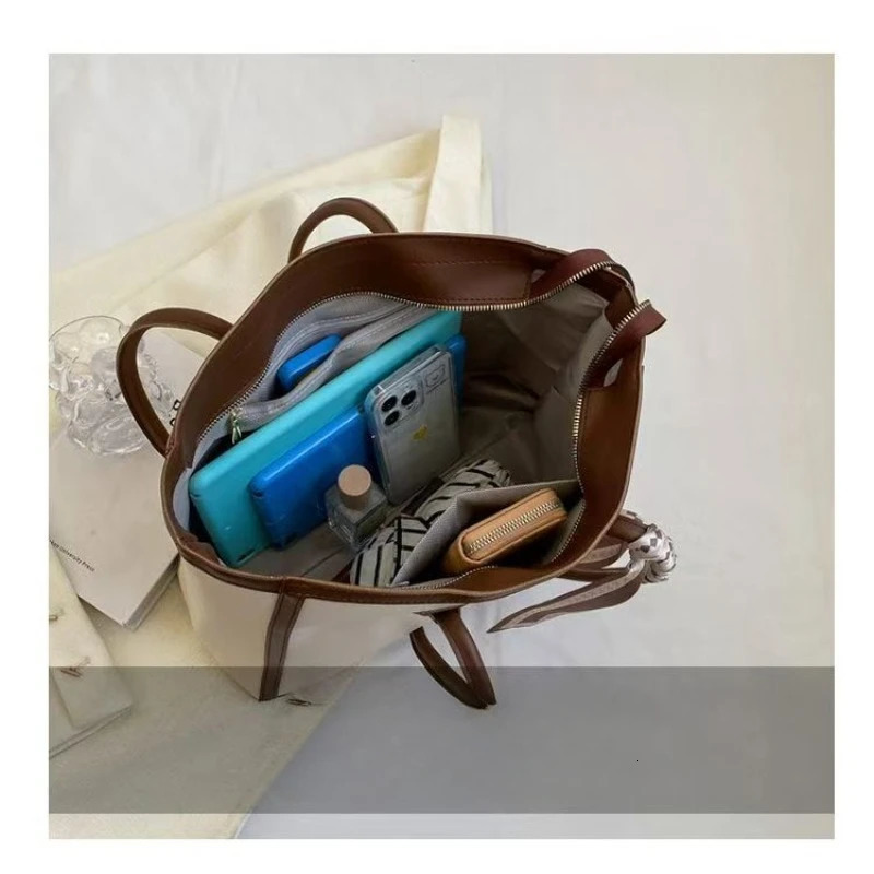 Large Capacity Handbags Summer New High-end Texture Commuter Big Bag Versatile Shoulder Tote Shopping Bag High Appearance Level R251110