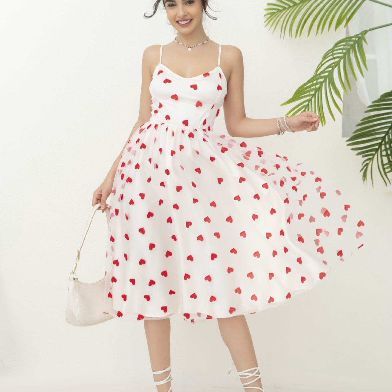 New French style niche exquisite heart peach plush mesh sweet dress slim and fashionable suspender skirt