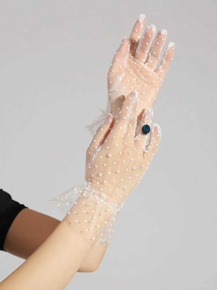1piece white lace glove elegant transparent ladys short wedding glove L251110