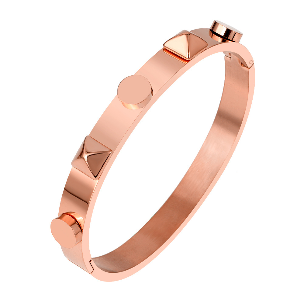 Titanium steel bracelet, high-end and fashionable, does not fade and has a punk style. New geometric bracelet, 18K gold electroplated