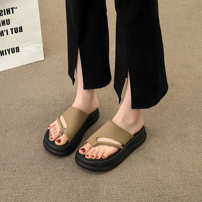 Women's Summer Outdoor Wear Thick Sole Clip Toe Herringbone Slippers Beach Flat Sandals Women's Fashionable Thick Heel Sandals High Heels Pl