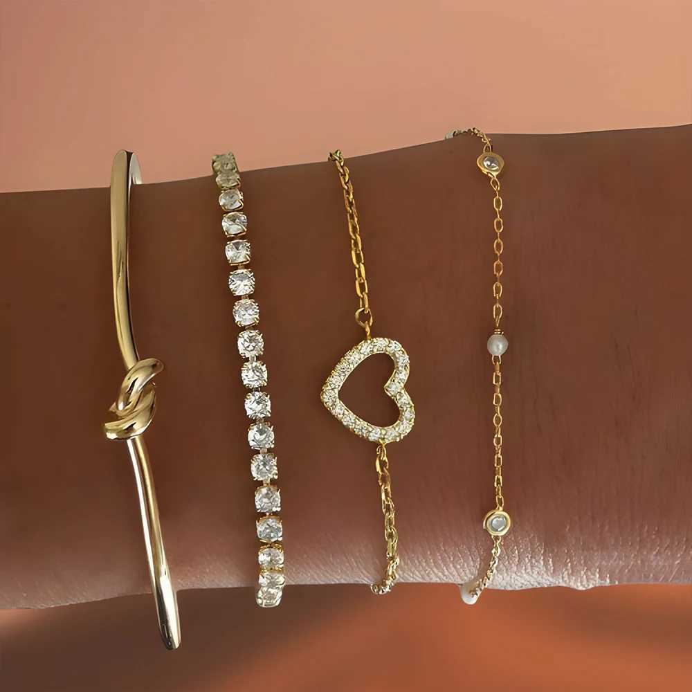 Vintage Crystal Rhinestones Gold Color Metal Heart Bracelet Set for Women Faux Pearl Hollow Heart Bracelet Gift Daily JewelryT251110