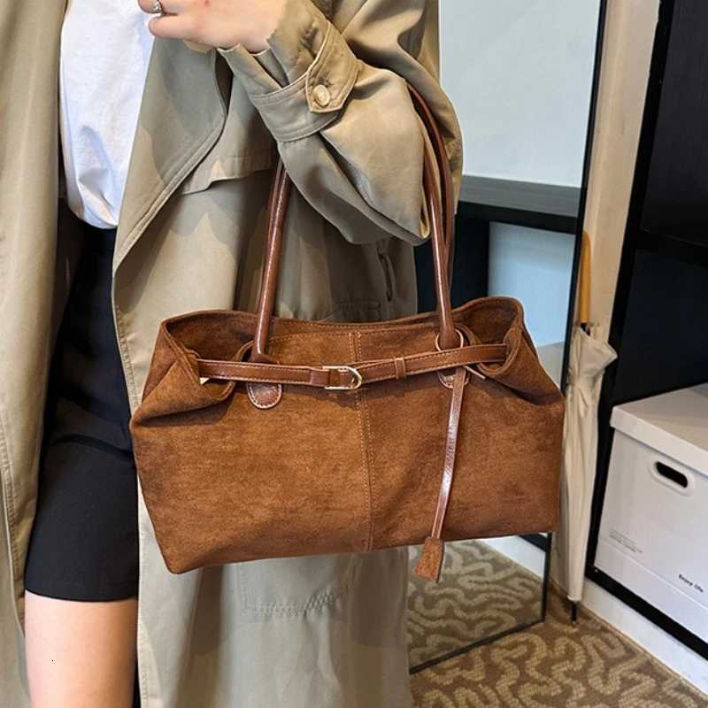 Autumn Winter Womens Suede Underarm Tote Bag Large Capacity Commuter Shopper Shoulder Bag 2025 New Trendy Soft Leather Handbags K251110
