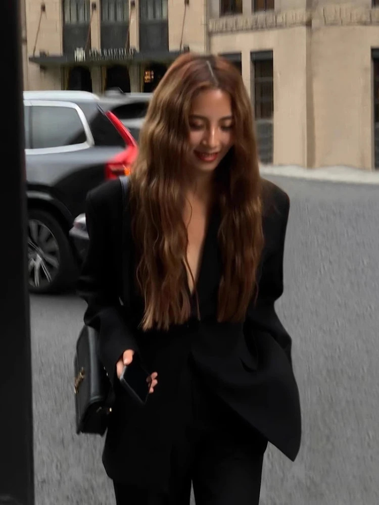 Fashionable Slim Fit Black Blazer for Women Spring and Autumn Arrival Solid Color Slimming Casual Long Sleeve Blazers 251110