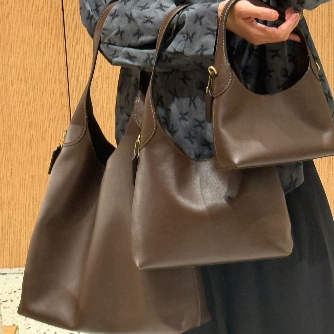 New trendy luxury handbag winter new solid color women's shoulder bag new casual fashion designer bag retro style armpit bag