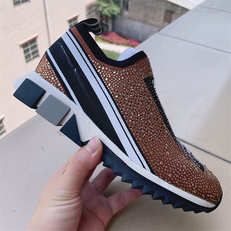 Fashionable and trendy shoes, lightweight and breathable knitted casual women's shoes, luxury shoes, slip on running shoes, designer shoes