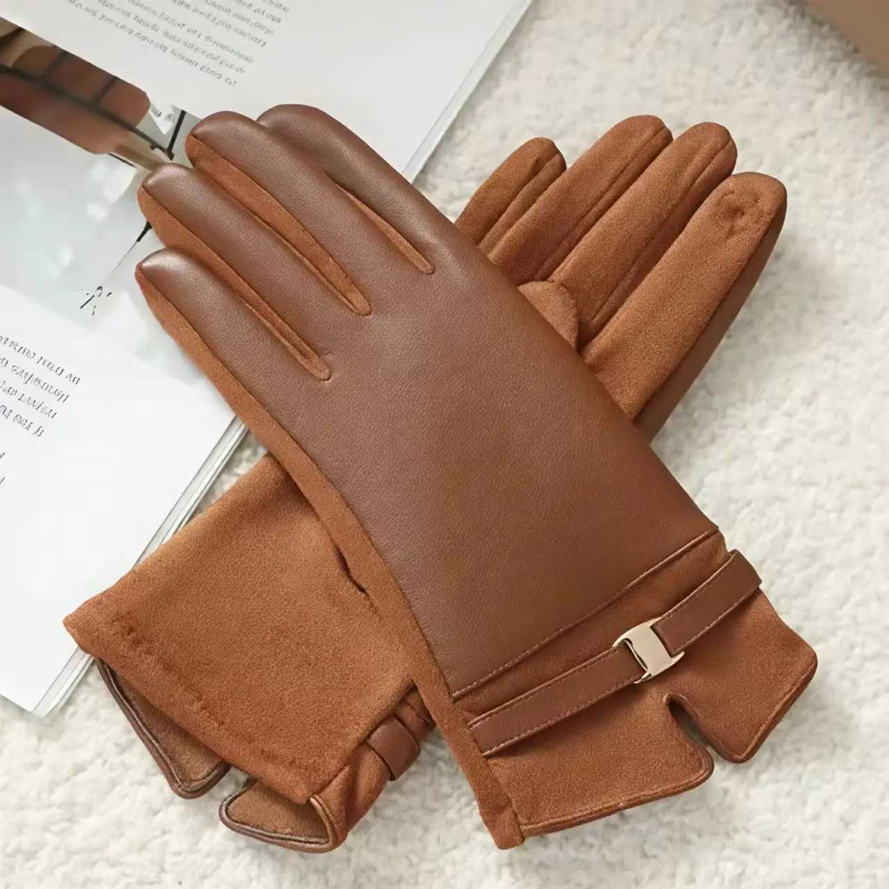 Winter Thickened and Cold Proof Womens Gloves Stylish and Elegant Touchscreen Gloves Suitable for Outdoor Cycling and Working L251110