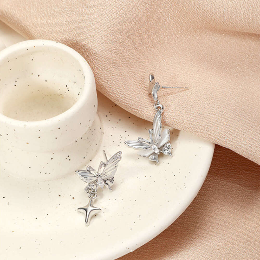 Vintage Butterfly for Women High-end Feel 2024 New Versatile Minimalist Style 925 Silver Needle Stud Earrings Wholesale