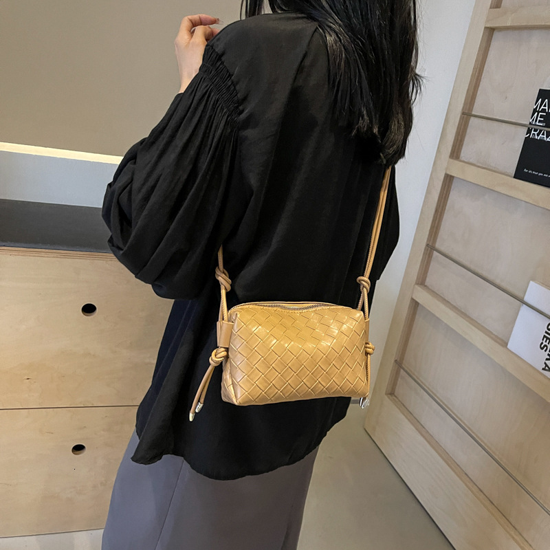 Fashion Trend Pillow for Women Summer Korean Version Simple Versatile Shoulder Niche Casual Crossbody Bag