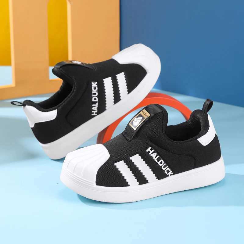 Soft soled childrens board shoes fashionable spring childrens sports and leisure shoes suitable for both boys and girlsT251110