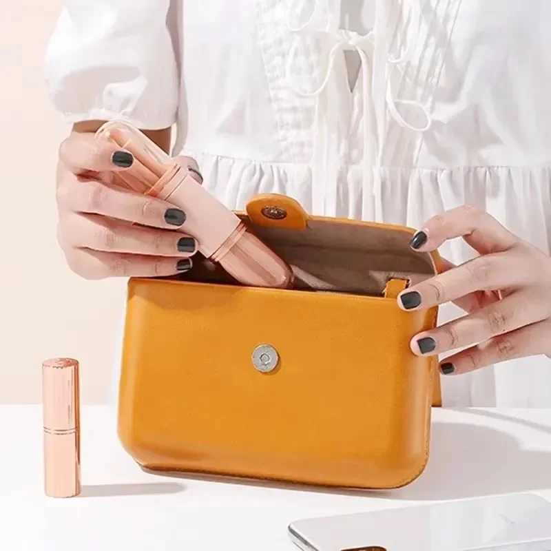 4-in-1 Telescopic Makeup Brush Set Portable Travel Makeup Brushes Set Eyeshadow Loose Powder Mini Makeup Brush Beauty Tools L251110